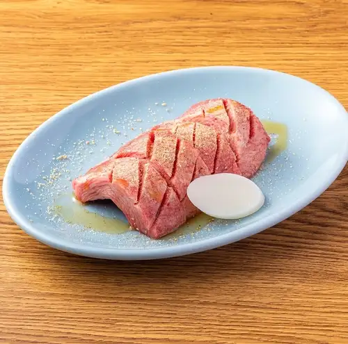 噛むたびに広がる、極上の肉汁