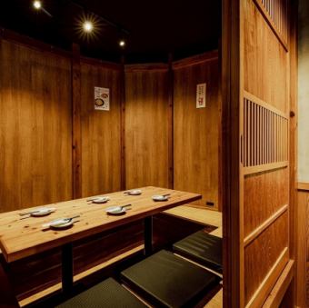 コスパ抜群☆ハイボール99円、生ビール・サワー299円の安心価格のカッコいい大衆酒場!