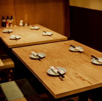 オープン席ではベンチシートでごゆっくりお寛ぎいただけます♪女子会・デートにもピッタリです!