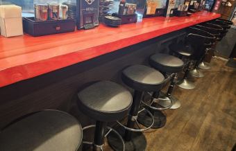 カウンター8席お一人様でも気軽にご来店頂けます！