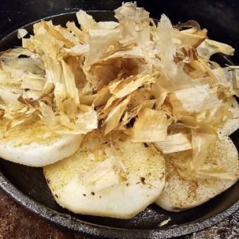 じゃがバターチーズ/エリンギバター醤油/長芋の鉄板焼/まるごと玉葱かつおポン酢/コーンバター　各種