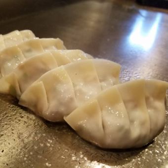 【鉄板餃子】6個