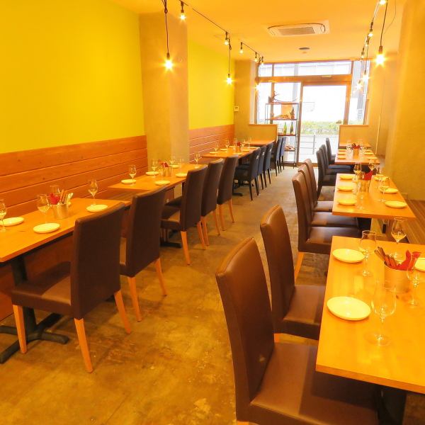 [For groups] The space next to the store can be reserved for 20 to 50 people! It is a recommended space for various parties such as spring farewell parties, welcome parties, weddings and company banquets!