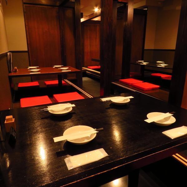 【大人数もご利用可能！】店内はゆったりとした掘りごたつのお席をご用意しております。最大で40名の宴会が可能です。30名以上で貸切が可能となります。ご希望の際はお電話にてお問い合わせください♪喫煙可。