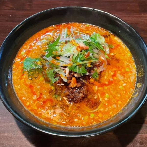 担々麺980円
