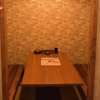 .2名様掛けのテーブル席をご用意しております。