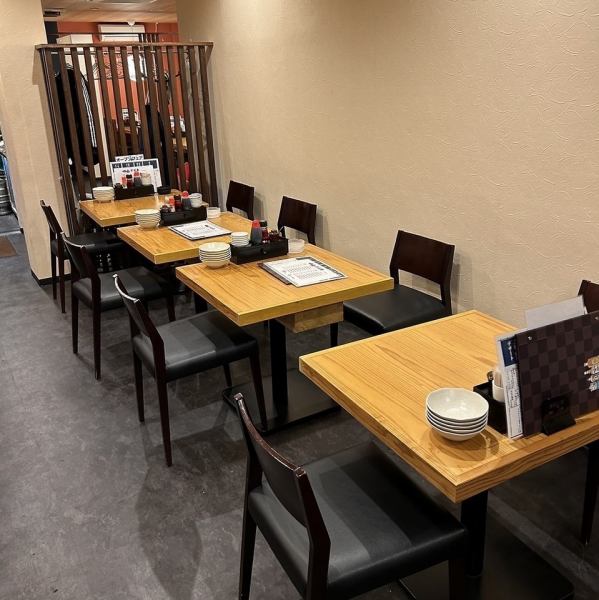 テーブルのくっつけて大人数での宴会も可能です！