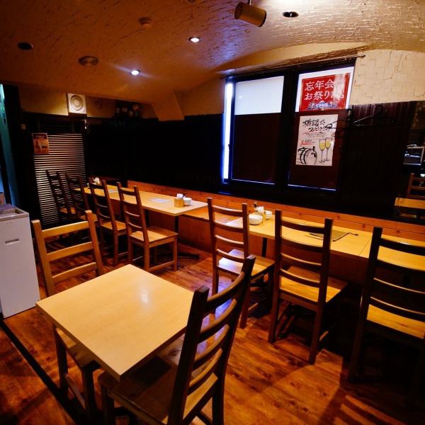 [Private for small groups is also possible] There are floors for 15 people on the 4th floor.It can accommodate up to 30 people, making it ideal for company banquets.