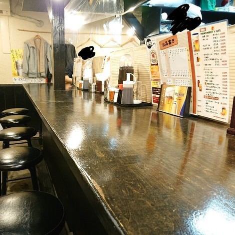 [OK for 1 to 18 people] Counters and table seats can be reserved.One table can accommodate up to 7 people, and adjacent tables can accommodate up to 18 people.Why don't you enjoy delicious skewers and food with your friends?There is no doubt that alcohol will be served at the counter with a cozy atmosphere!