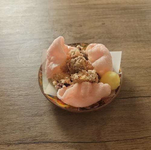 生ダコから仕込んでいる生ダコの唐揚げ
