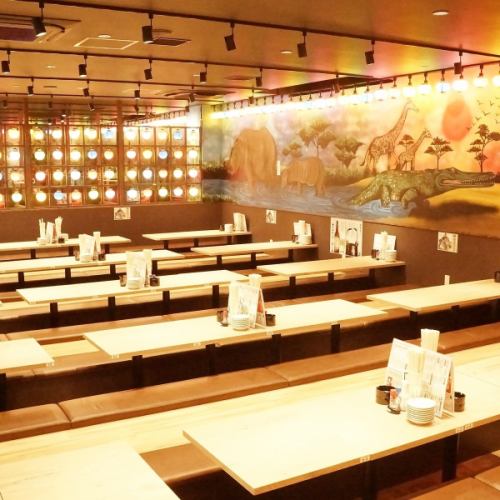 Up to 120 people can sit in the tatami room!