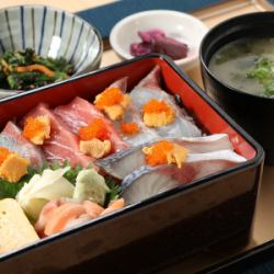 Hakata Seafood Heavy Set (with small bowl, pickles, miso soup)