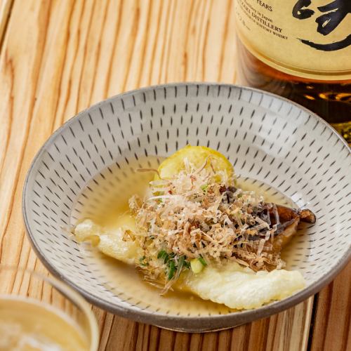 【出汁から作ったこだわりお通し！お通しのおかわりもOK◎】自慢のお通し