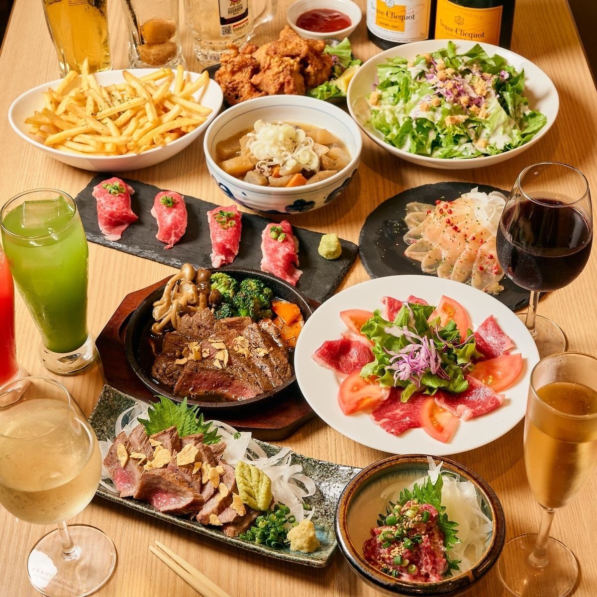 我们提供精心挑选肉类菜肴和时令食材的套餐菜单。