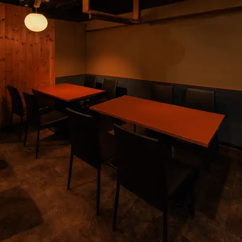 最大46名様まで(8名×3卓/6名×1卓/4名×4卓)