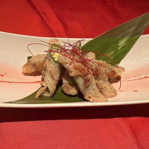 오크라의 돼지고기 3개