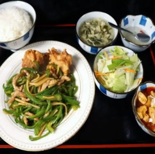 デラックス青椒肉絲定食
