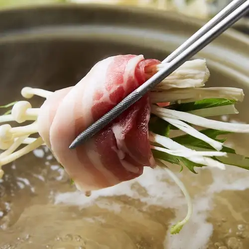 越後もち豚のしゃぶしゃぶやへぎそばなど、新潟名物を豊富にご用意しております！