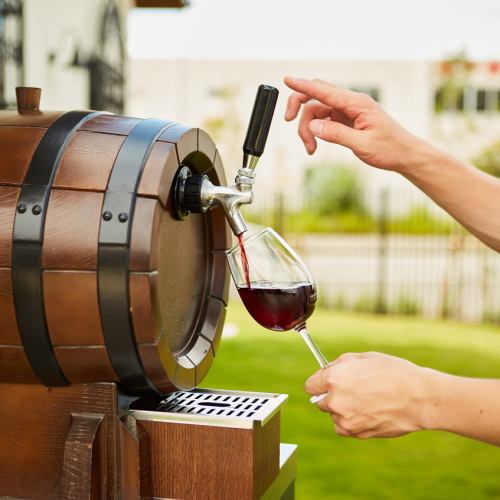 All-you-can-drink wine from barrels!