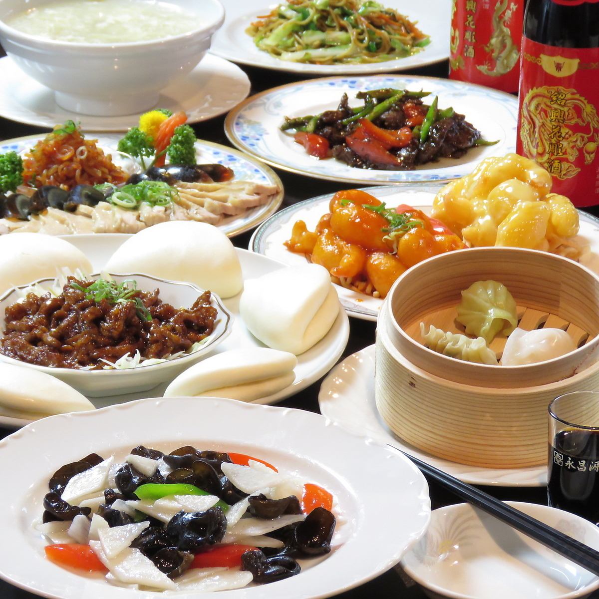 All-you-can-eat! All-you-can-drink! From appetizers to a la carte, dim sum, rice, noodles, desserts ★