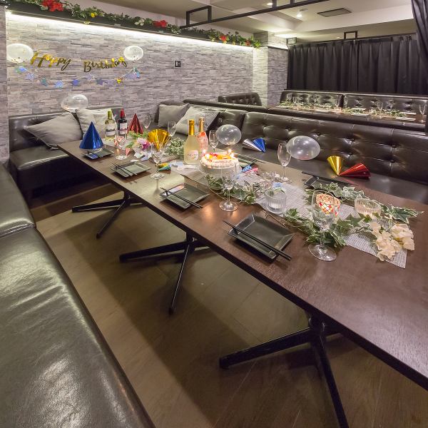 [Modern private room] Private room ☆ Can be prepared to accommodate 2-10 people, 10-20 people, 20-30 people, or even for a private booking of 100 people ☆ Recommended for people in their late 20s to 30s.A private space that meets the needs of adults.We offer a wide variety of champagne at some of the most affordable prices in Osaka! 3-hour all-you-can-drink options start from 3,280 yen (tax included) and reservations are accepted at any time.