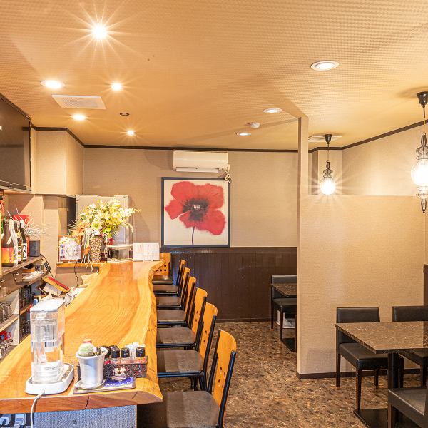 【お昼も夜も楽しめるそばバー☆】お昼はランチでこだわりのおそばをご堪能いただけます！夜はおそば以外に、厳選されたお酒やお酒によく合う一品料理などをお楽しみいただけます♪お酒はさまざまな銘柄を週替わりでお届けします！