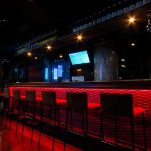 【お気軽にご利用下さい】こちらのプランはドリンク飲み放題とお食事は乾き物のみとなります。食事のお持込も可能です！デートにもぴったりなお洒落な空間です◎