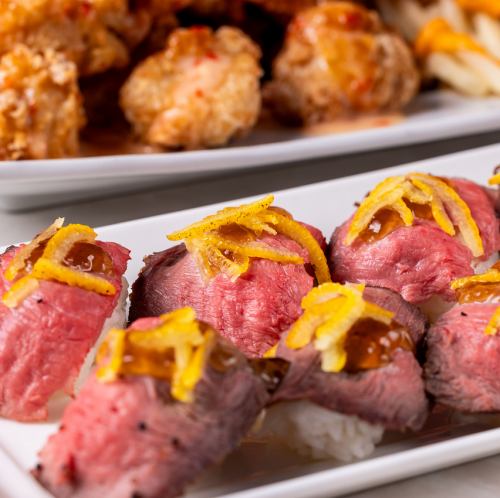 低温ローストで仕上げたローストビーフの肉寿司