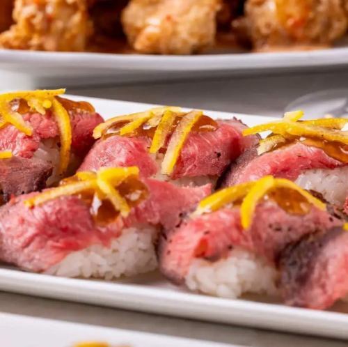 低温ローストで仕上げたローストビーフの肉寿司