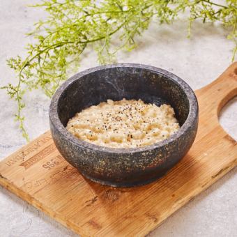 Stone-baked cheese risotto