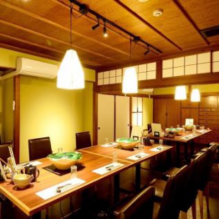 [3rd floor] Private room reserved for group banquets (40-54 people) The 3rd floor is fully equipped with a banquet hall that can be reserved for 40-54 people.A 1-minute walk from Ekimaeodori Station, it is also useful for gatherings such as company banquets and social gatherings.Please enjoy an adult feast in a calm atmosphere that makes you feel nostalgic.