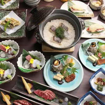仅餐食:【鲷鱼饭套餐,包含本店特色“鲷鱼饭”及时令刺身】(共8道菜)5,500日元