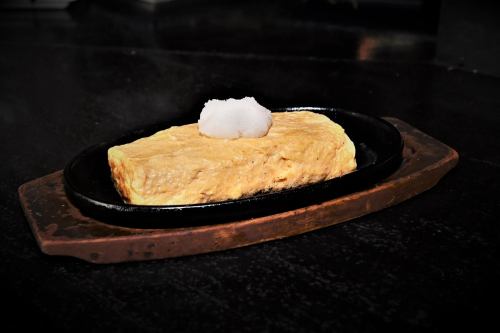 熱々かつお出汁たっぷりの出し巻き玉子