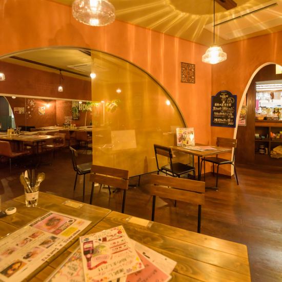 オシャレな店内はカフェやランチなど様々なシーンにご対応可能！