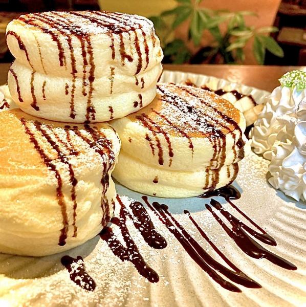 フワフワのパンケーキは是非一度ご賞味ください！とろける味わい◎歯茎で食べられるパンケーキです！！