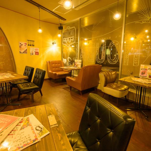 【お座敷とテーブル席とご用意◎】お子様と一緒のご家族にも嬉しいお座敷席！お子様メニューも豊富ですのでママ会などにもピッタリ♪オシャレな店内はカフェとしてもランチ、ディナーとしても様々なシーンにご対応可能！デートや女子会、会社の各種宴会などには早めの予約がオススメ◎ご予算に合わせたコースもお作り可能