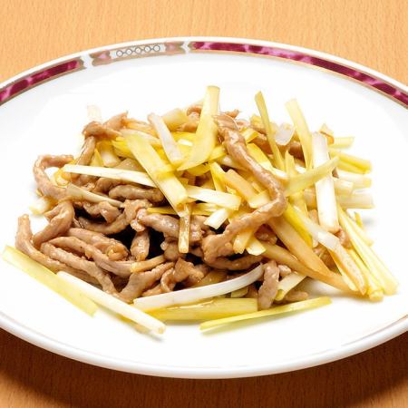 Stir-fried shredded pork and yellow fish with soy sauce flavor