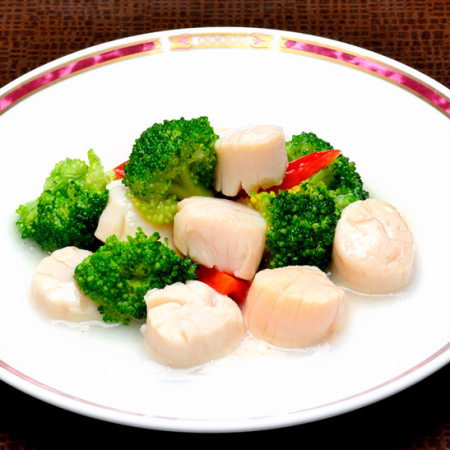Stir-fried scallops and broccoli with salt flavor