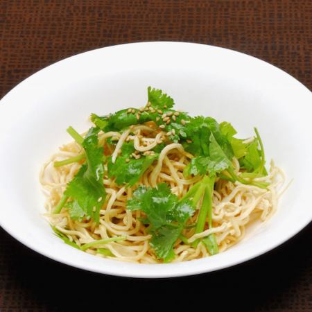 豆腐干と香菜のさっぱり冷菜