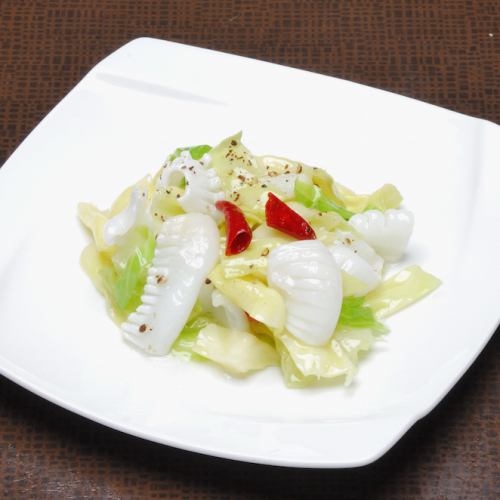 Stir-fried squid and cabbage with yam flavor