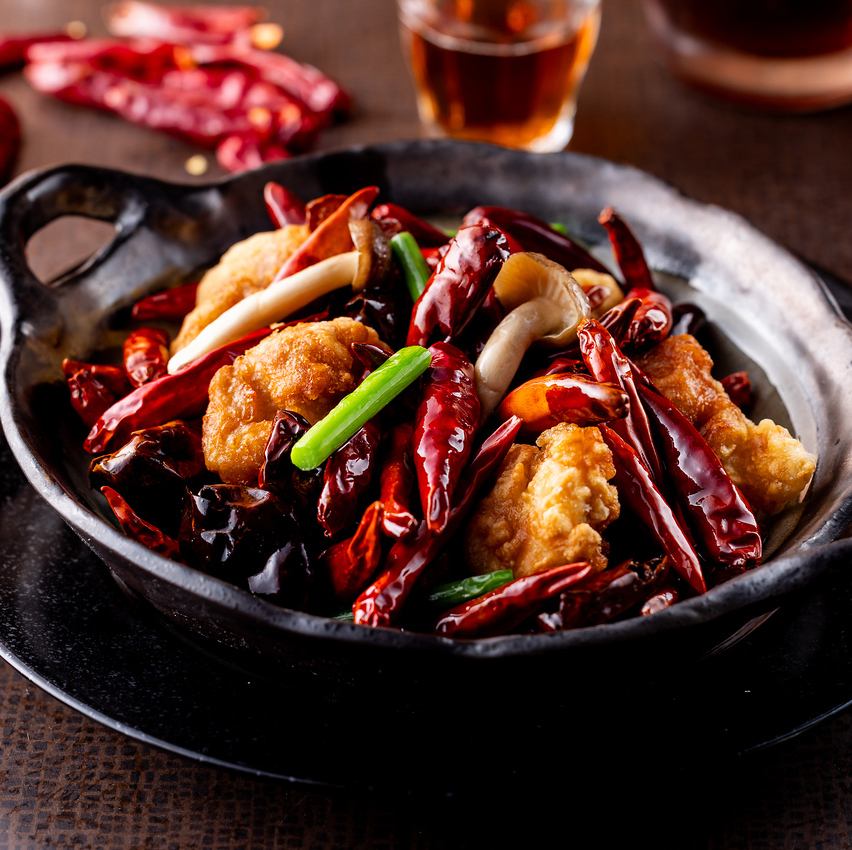 個室の落ち着いた雰囲気で接待やお食事会でもご利用いただけます