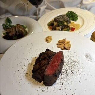 【至尊奢华套餐】鹅肝、龙虾、日本黑毛牛 18,000日元 12月20日(周六)~25日(周四) 不接受预约