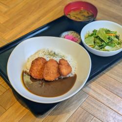 Chicken cutlet curry set meal