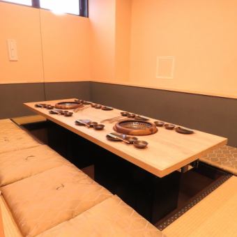 A private room with sunken kotatsu that can be used by 7 to 10 people