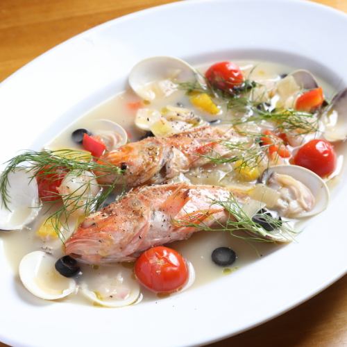 【季節の鮮魚を使用！】野菜の旨味と魚介の旨味をダイレクトに堪能～アクアパッツァ～