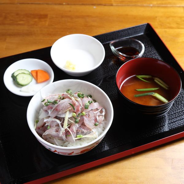 【ランチのおすすめ♪】静岡県の沼津港直送！新鮮なアジを使用した一品～アジサシぶっかけ丼～