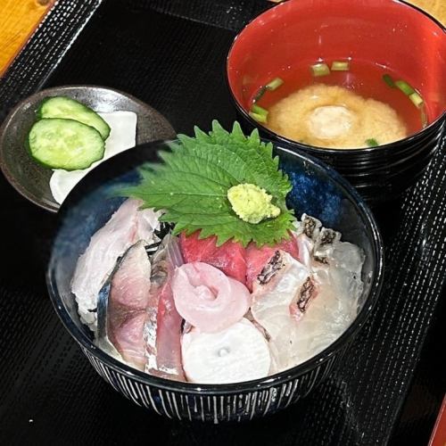海鮮丼
