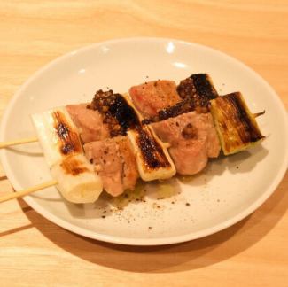 鴨ロース肉と白ネギの串焼き（2 本単位）