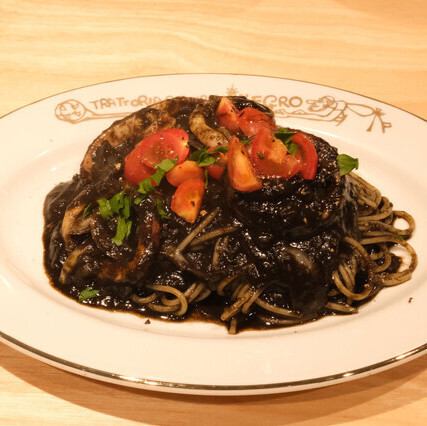 ベネツィアのイカ墨スパゲッティ