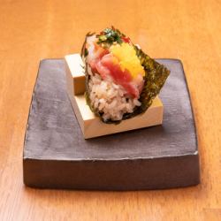 爆弾とろたく～ニラ醤油～ 1巻